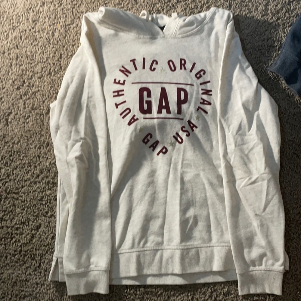 cream gap sweatshirt